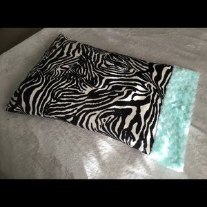 🌸NEW🌸Handmade zebra print minky pillowcase